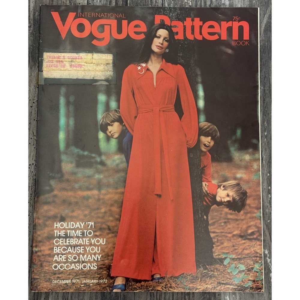 Vintage December 1971 – Jan 1972 Issue International Vogue Pattern Book Magazine